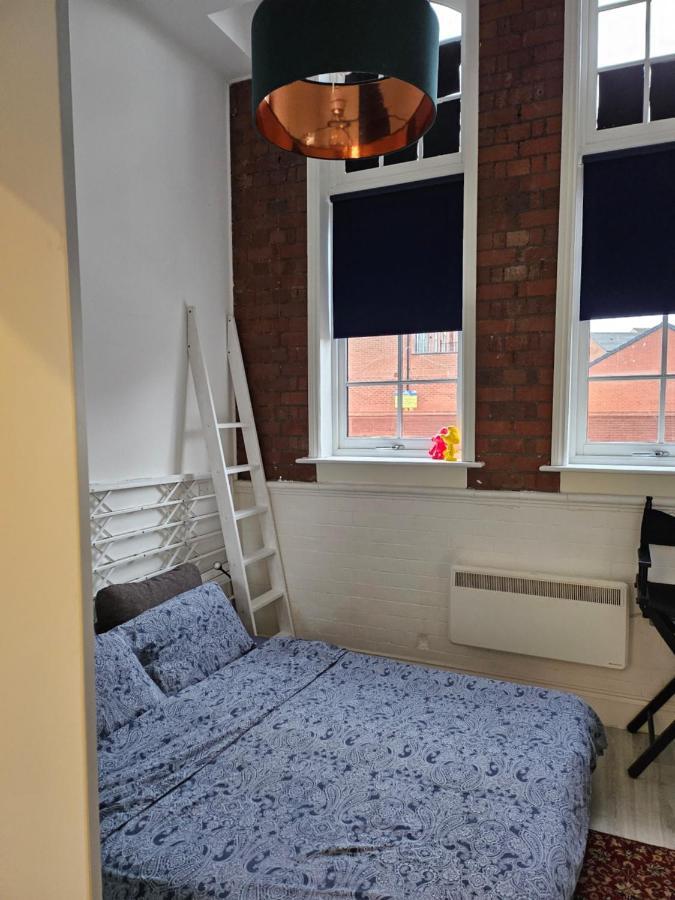 Characteristic Loft Style Apartment Бирмингам Екстериор снимка
