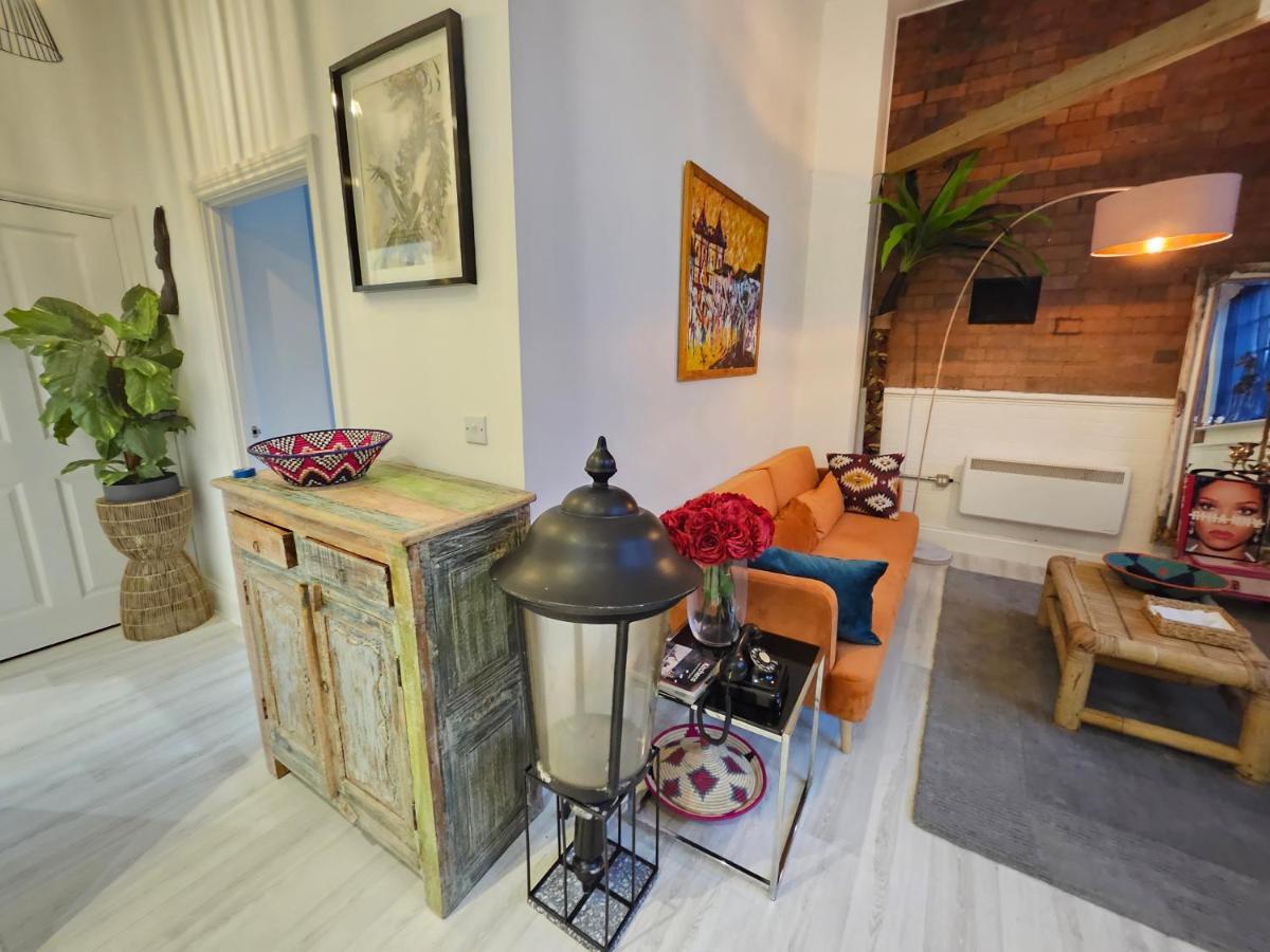 Characteristic Loft Style Apartment Бирмингам Екстериор снимка