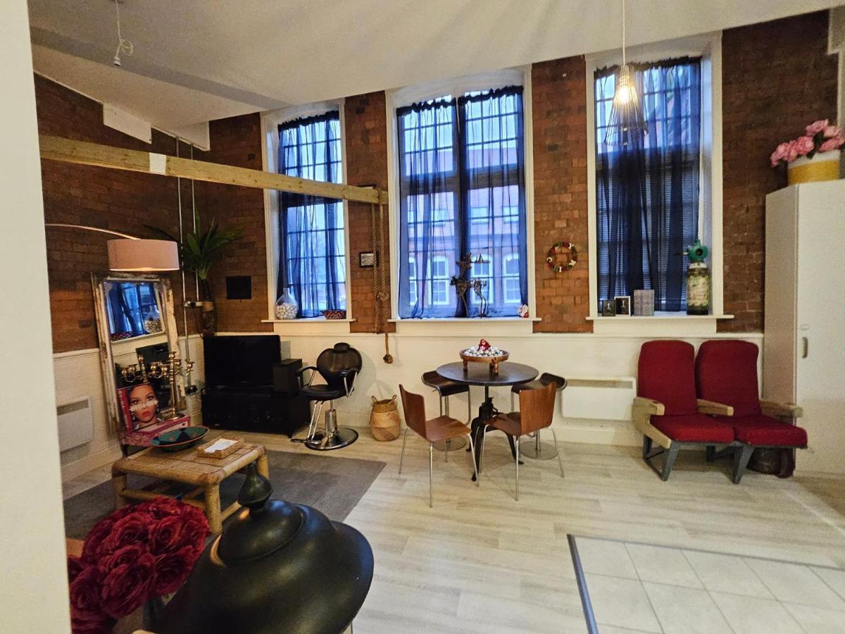 Characteristic Loft Style Apartment Бирмингам Екстериор снимка